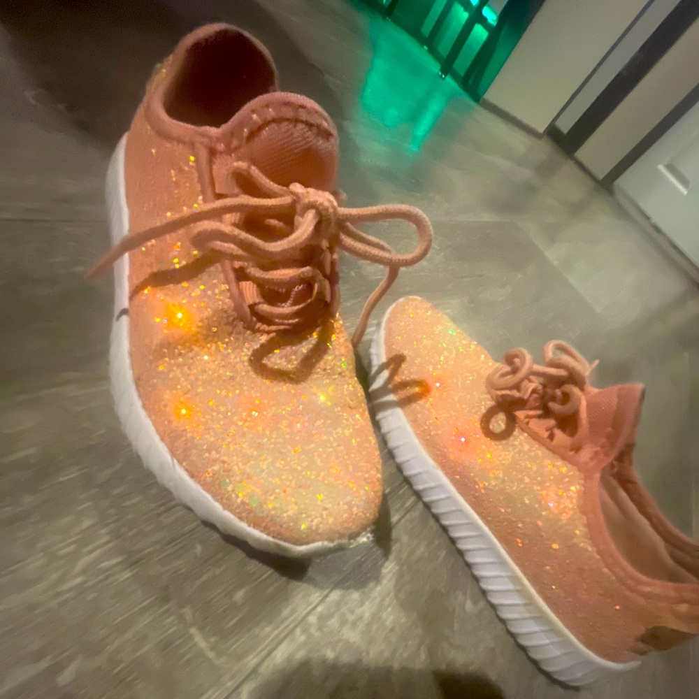 Sparkling girl shoes brand: Link